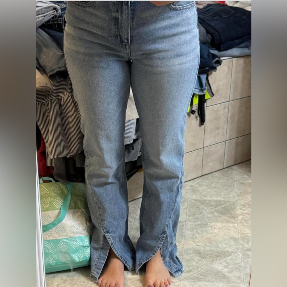 American Eagle 90’s bootcut light wash jeans.